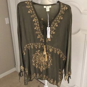 💐NEW ITEM💐 STUNNING EMBELLISHED TUNIC